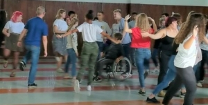 Lar Militar da Cruz Vermelha promove aula de dança contemporânea